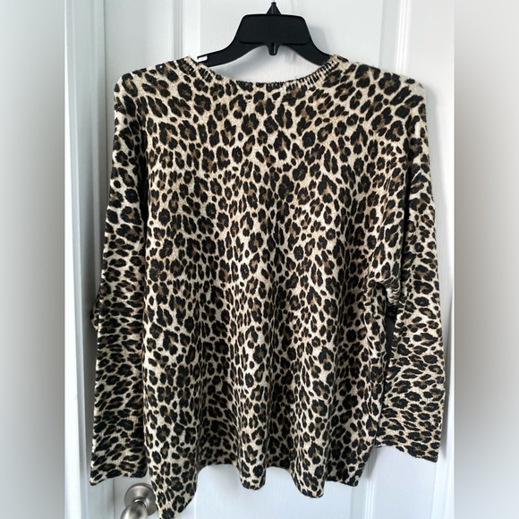 Women’s Vince Camuto Animal print sweater size 2X - Picture 2 of 5